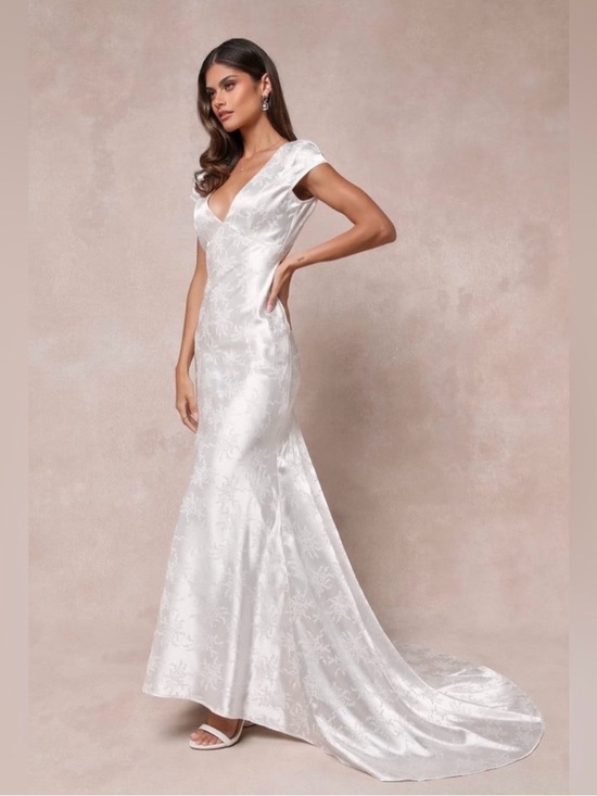 Lulus Dresses & Skirts - Lulu's Ivory V-Neck Cap Sleeve Satin Jacquard Wedding Gown